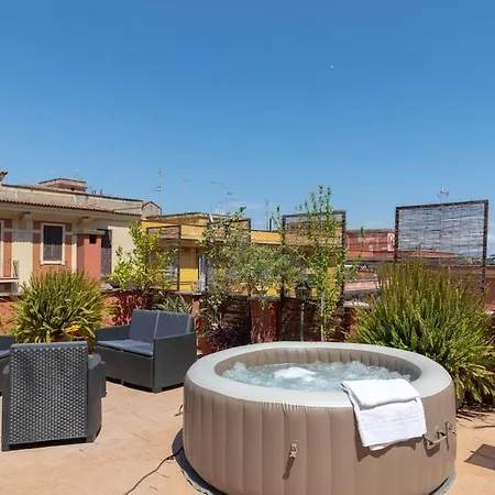 Apartment Penthouse With Jacuzzi On Private Terrace In Trastevere Rome