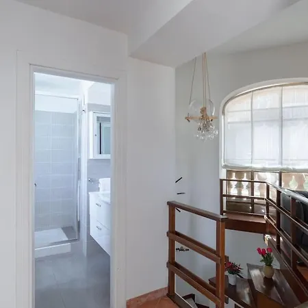 Penthouse With Jacuzzi On Private Terrace In Trastevere Apartment Rome