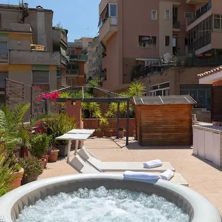 Penthouse With Jacuzzi On Private Terrace In Trastevere Rom